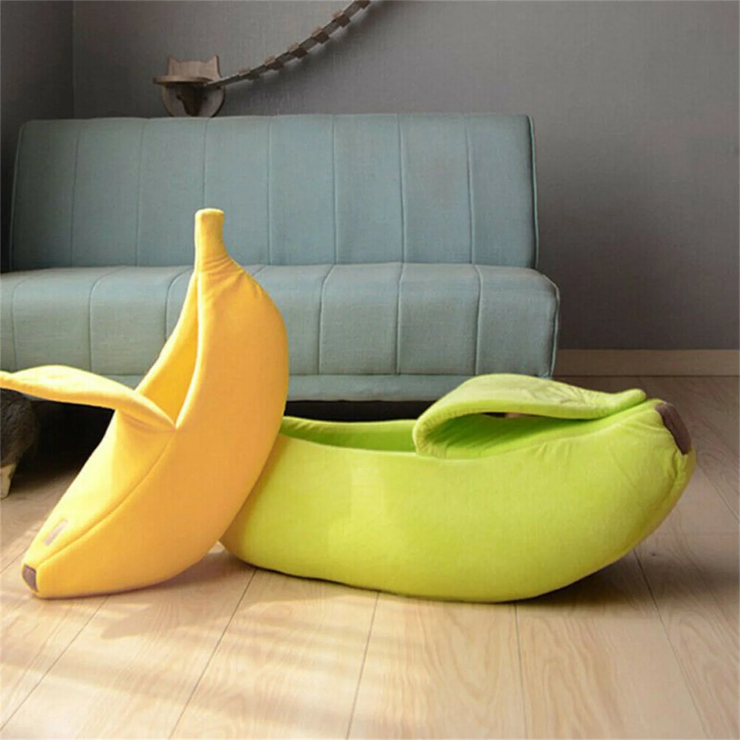 Lit banane original pour chat et petit chien — forme créative et confortable