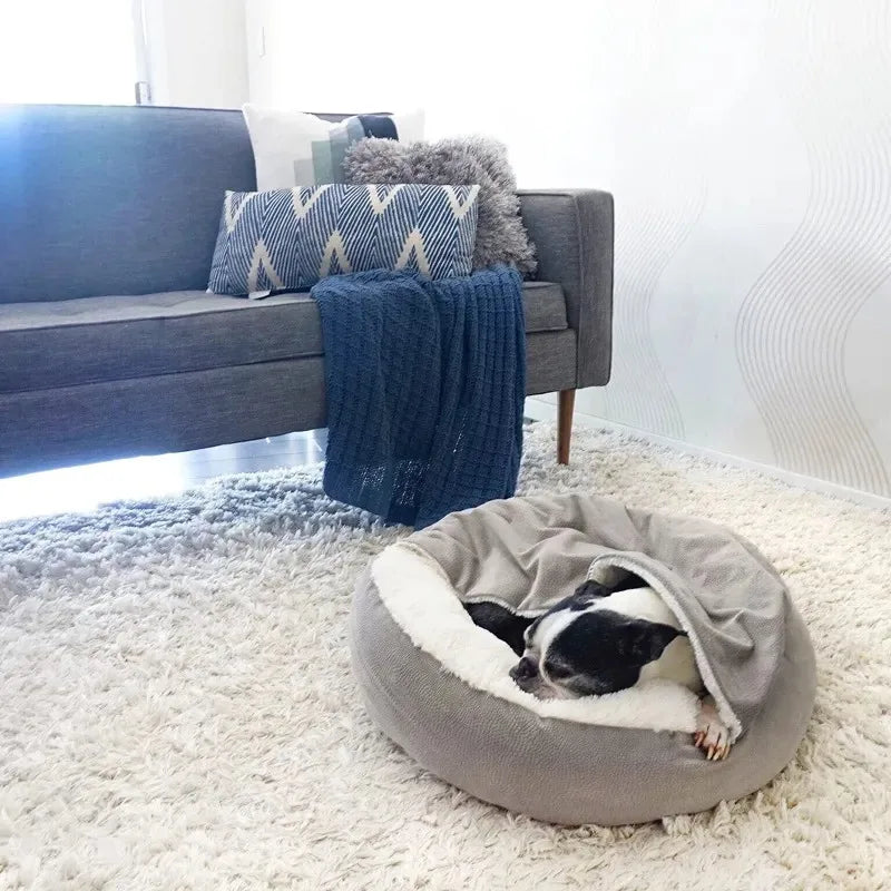 Lit orthopédique avec couverture à capuche pour chien et chat — chaud, imperméable et lavable
