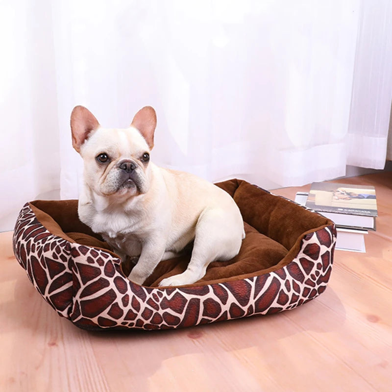 Lit canapé carré en peluche apaisant pour petits et moyens chiens et chats — maison confort