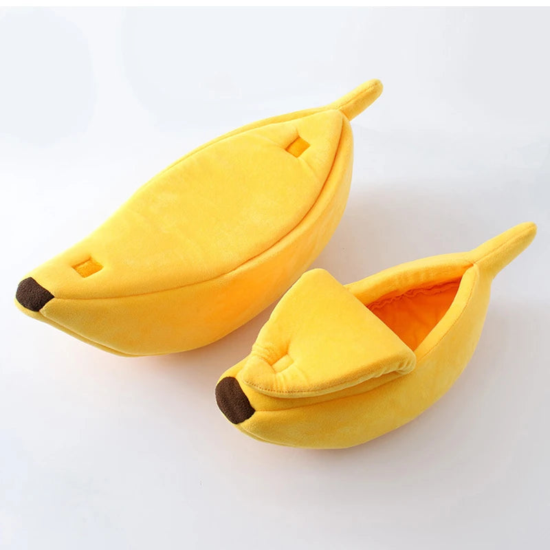 Lit banane original pour chat et petit chien — forme créative et confortable